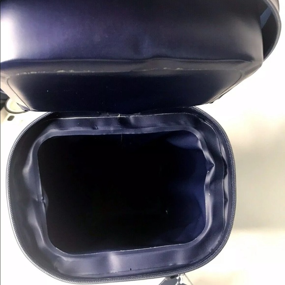 New Vineyard Vines Target Sling Waterproof Cooler - Picture 5 of 8